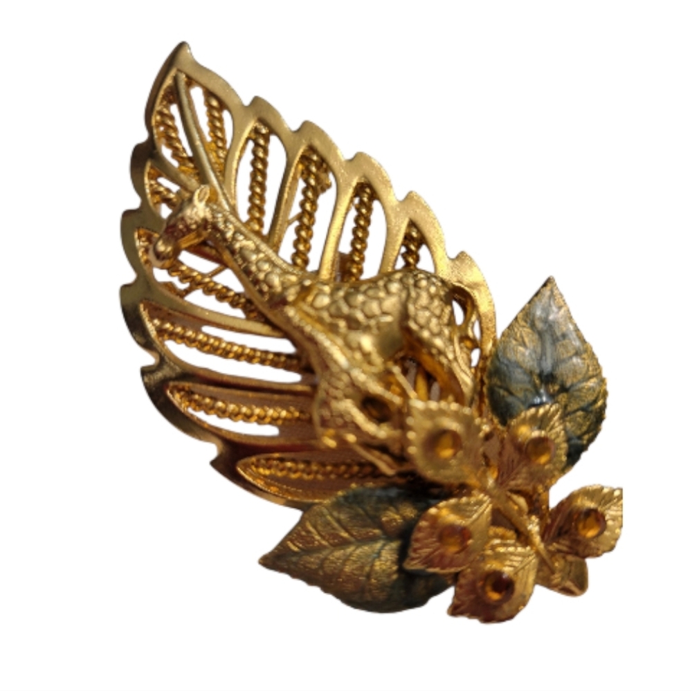 Vintage Giraffe on Gold-Tone Leaf Brooch Marked KC - Picture 3 of 7